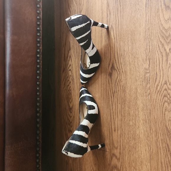 Sam Eldelman Women's Classic Pimp Heels Hazel Ivory Black Brahma Rea Fur Size 5 - Picture 5 of 8